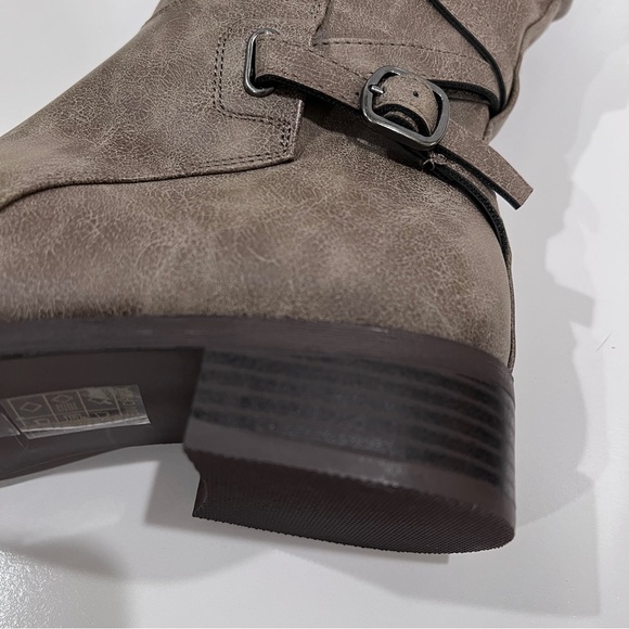 Journee Collection Carly Tall Riding Boots Strap Detail Taupe Wide Calf 6.5 NEW - Picture 12 of 16